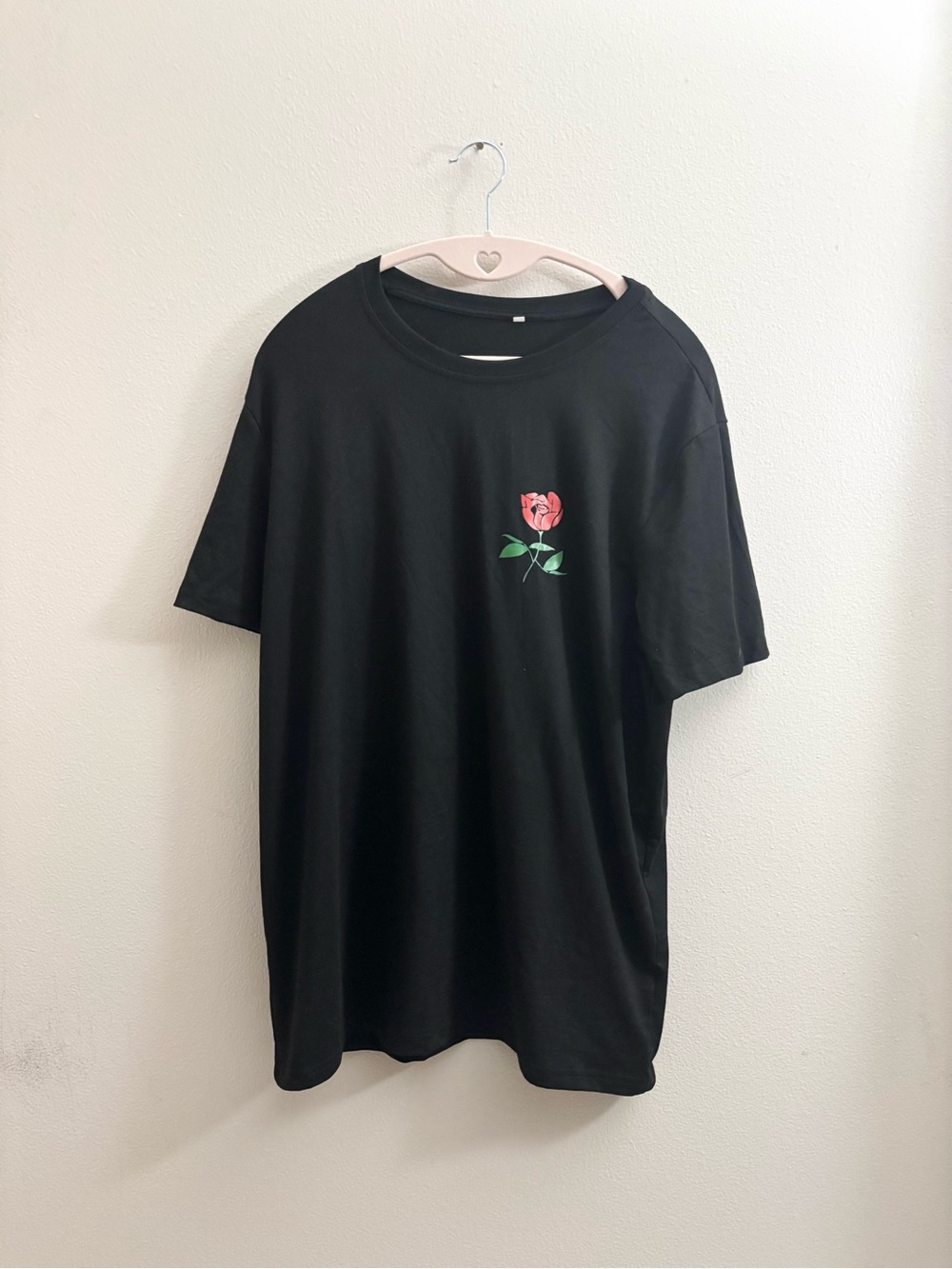 5/$15 🩷 MUST BUNDLE Men's Black Tee with Rose Graphic - Picture 2 of 5